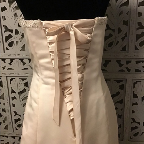 DELIGHTFUL IVORY SMOOTH SATIN BEADED WITH CORSET BACK STRAPLESS WEDDING DRESS - Picture 7 of 12